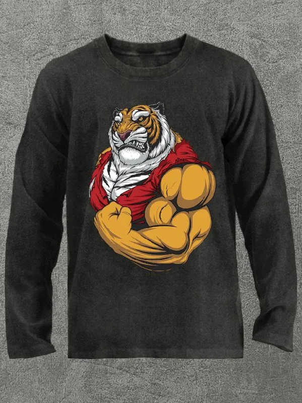 Long-Sleeve-Vintage-muscular tiger Washed Gym Long Sleeve Shirt