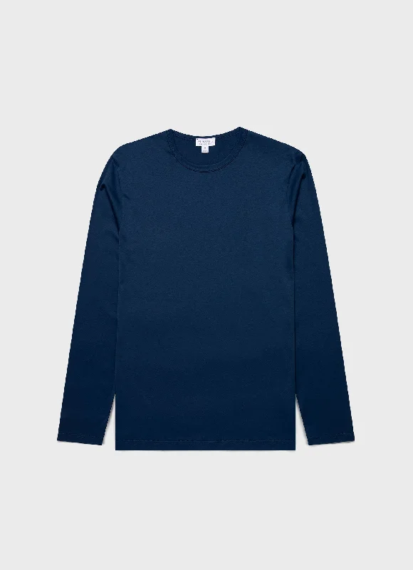 T-Shirt-Skateboarding-Men's Classic Long Sleeve T-shirt in Naval Blue