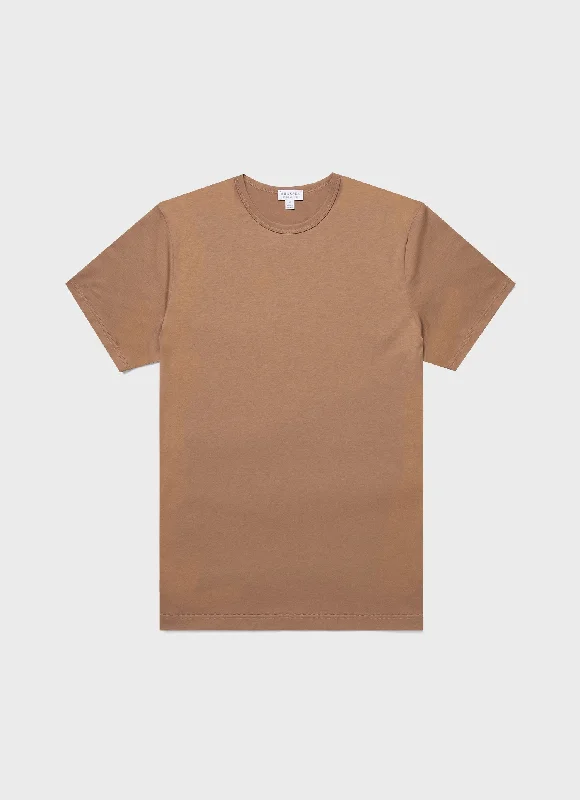 T-Shirt-Hemp-Men's Classic T-shirt in Almond