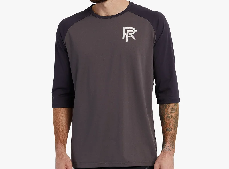 Long-Sleeve-Punk-Race Face Commit 3/4 Sleeve Tech Top - Charcoal - 2022