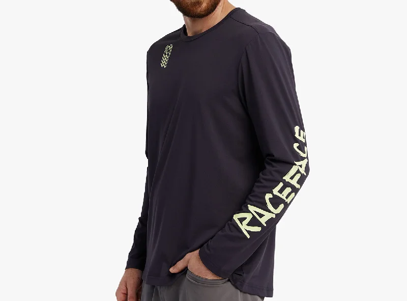 Long-Sleeve-Y2K-Style-Race Face Commit Long Sleeve Tech Top - Black - 2022