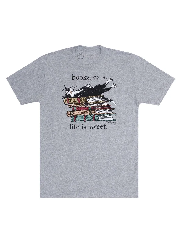 T-Shirt-Oversized-Books. Cats. Life is Sweet. T-Shirt