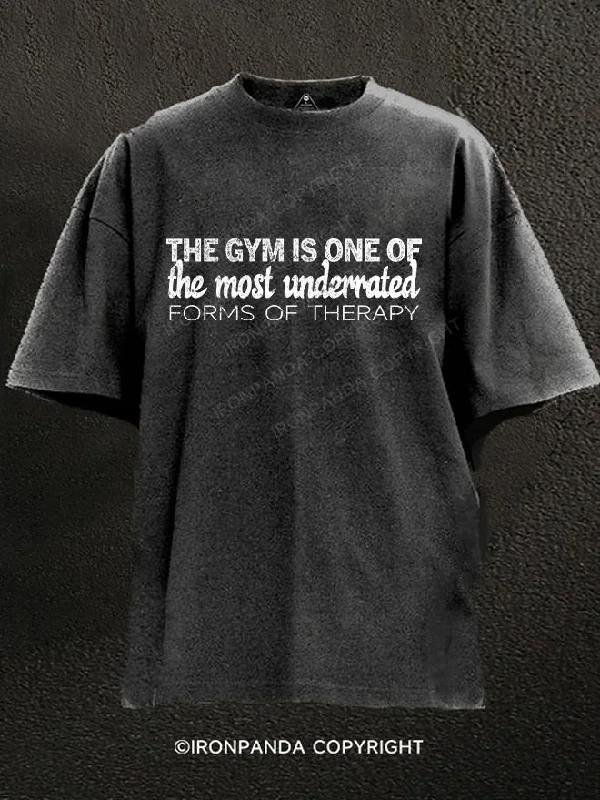 T-Shirt-Y2K-Style-THE GYM IS ONE OF the most underated FORMS OF THERAPY Washed Gym Shirt