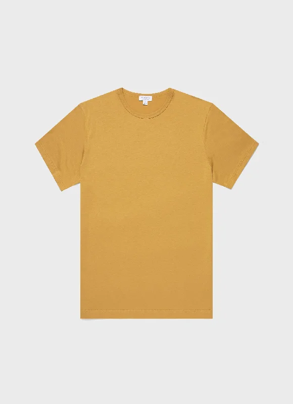 T-Shirt-Relaxed-Fit-Men's Classic T-shirt in Mustard